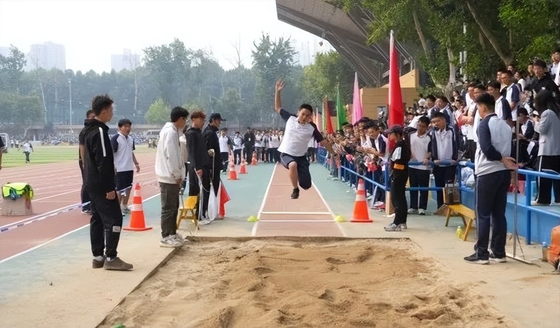 高中运动会方队入场词_高中运动会方针是什么_高中运动会